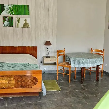 Les Du Relais Bed & Breakfast 3*